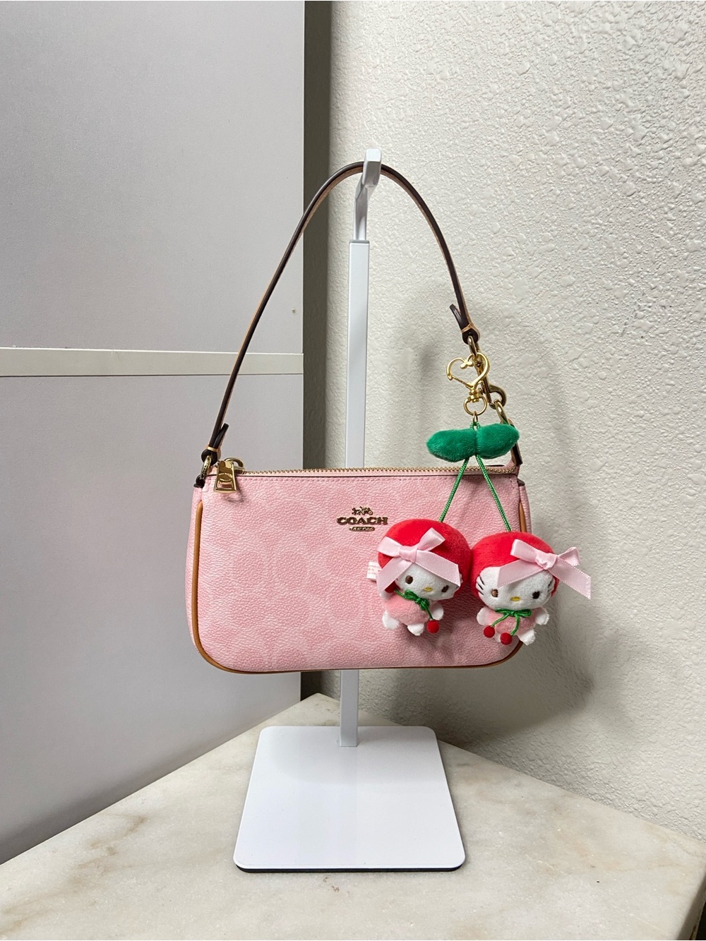 Authentic Coach Powder Pink Purse - Picture 1 of 5